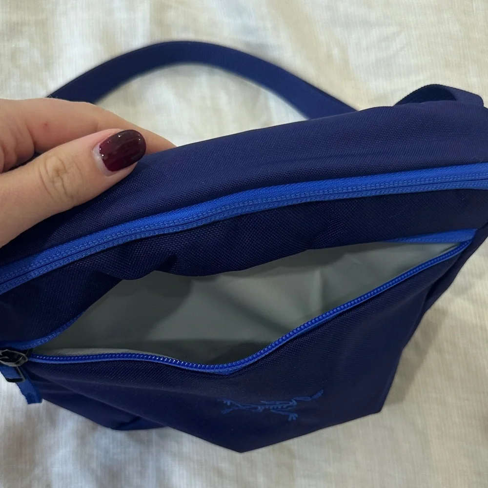 Arc'teryx Purple Mantis 2 Waist Pack - Picture 4 of 5